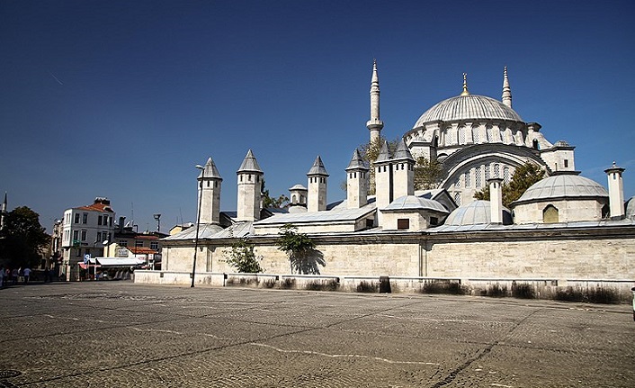 Nuruosmaniye Camii Nerede?